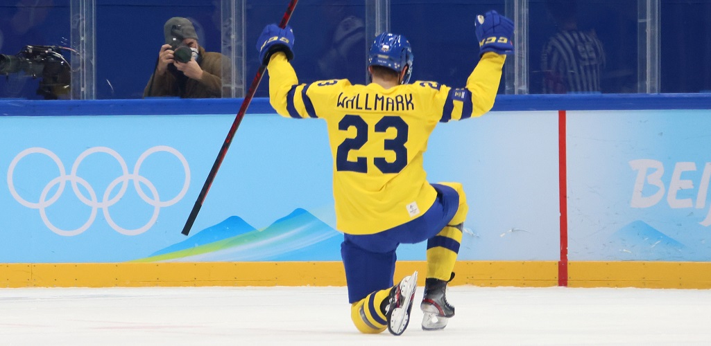 Дубль Валльмарка принес шведам первую победу на Олимпиаде-2022
