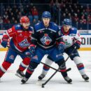 Авангард обыграл Металлург в овертайме после камбэка с 0:2 в матче КХЛ Авангард обыграл Металлург в овертайме после камбэка с 0:2 в матче КХЛ